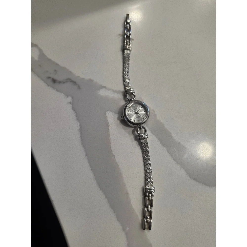Vivani Womens Silver Tone Dress Watch Round Face Textured Link Band V1148-1